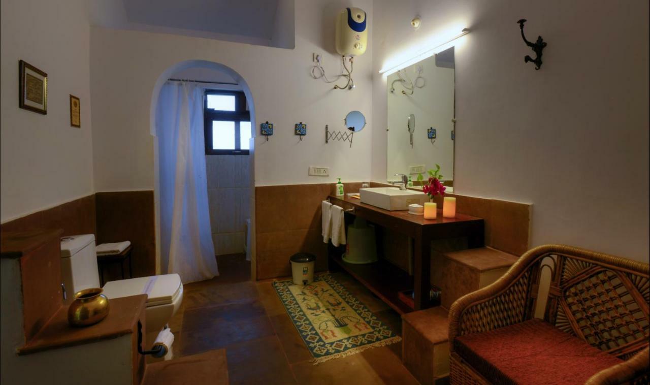 Courtyard House Hotell Kānha Eksteriør bilde