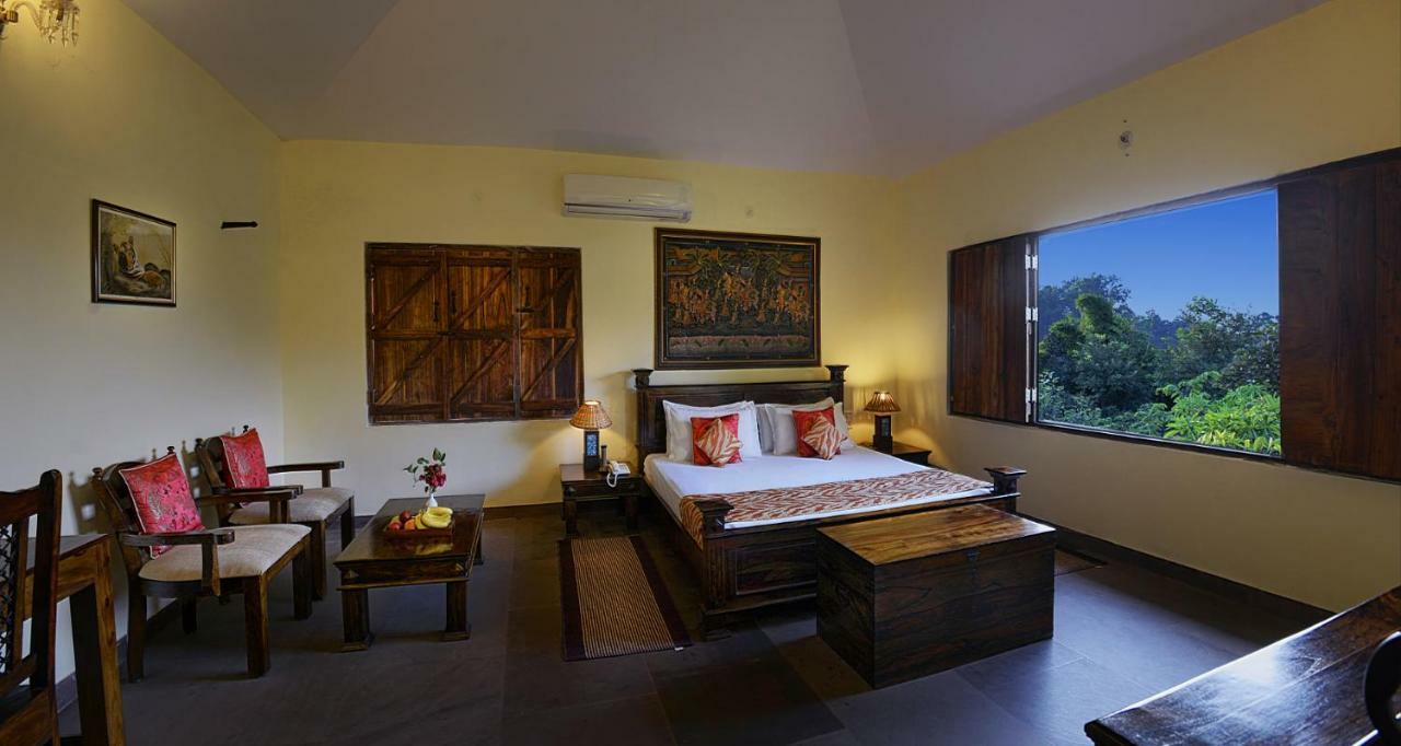 Courtyard House Hotell Kānha Eksteriør bilde